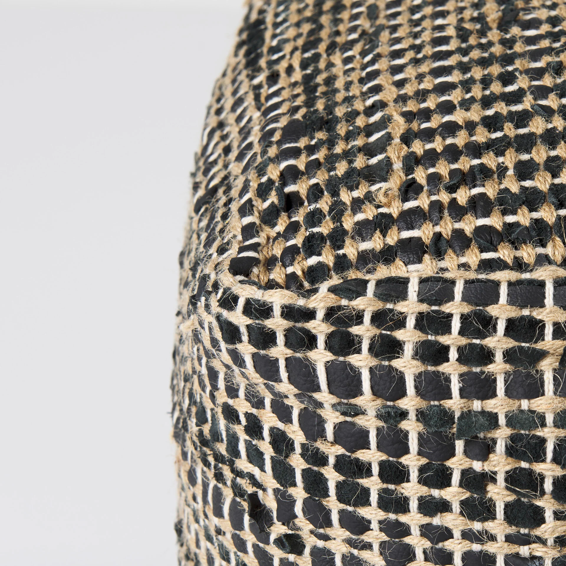 Aalia Pouf - Image 15