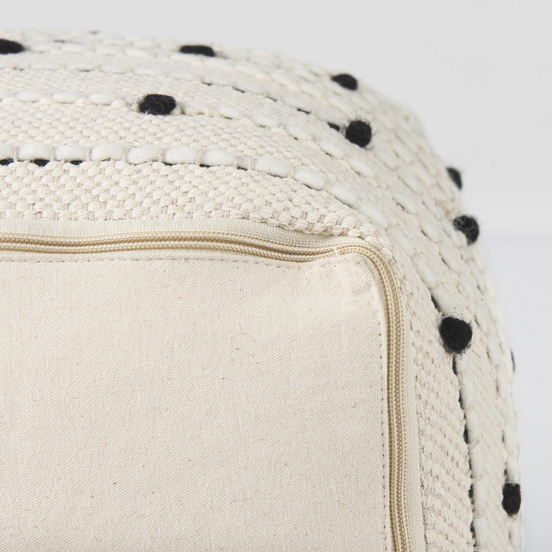 Amaira Pouf - Image 10