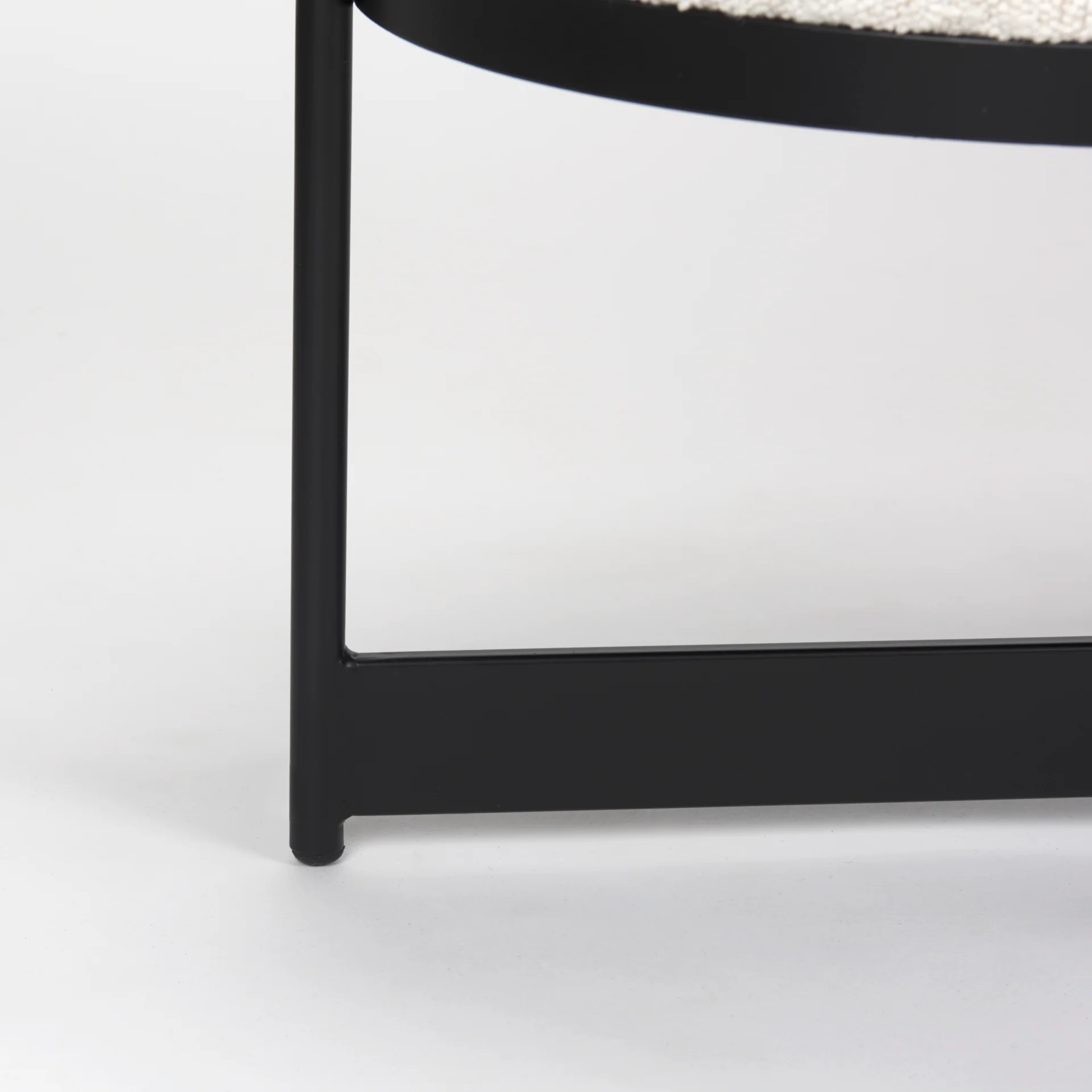 Amelia Bench - Image 11