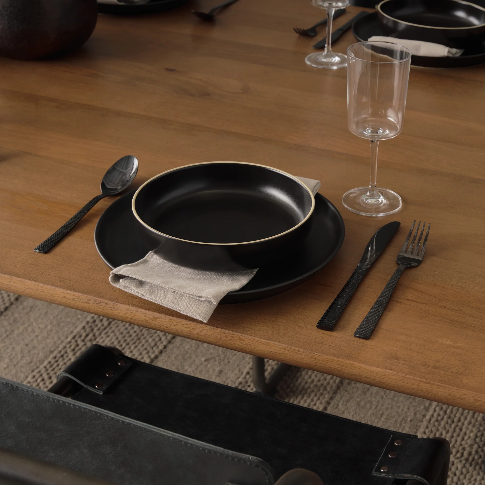 Jonan Dining Table - Image 5