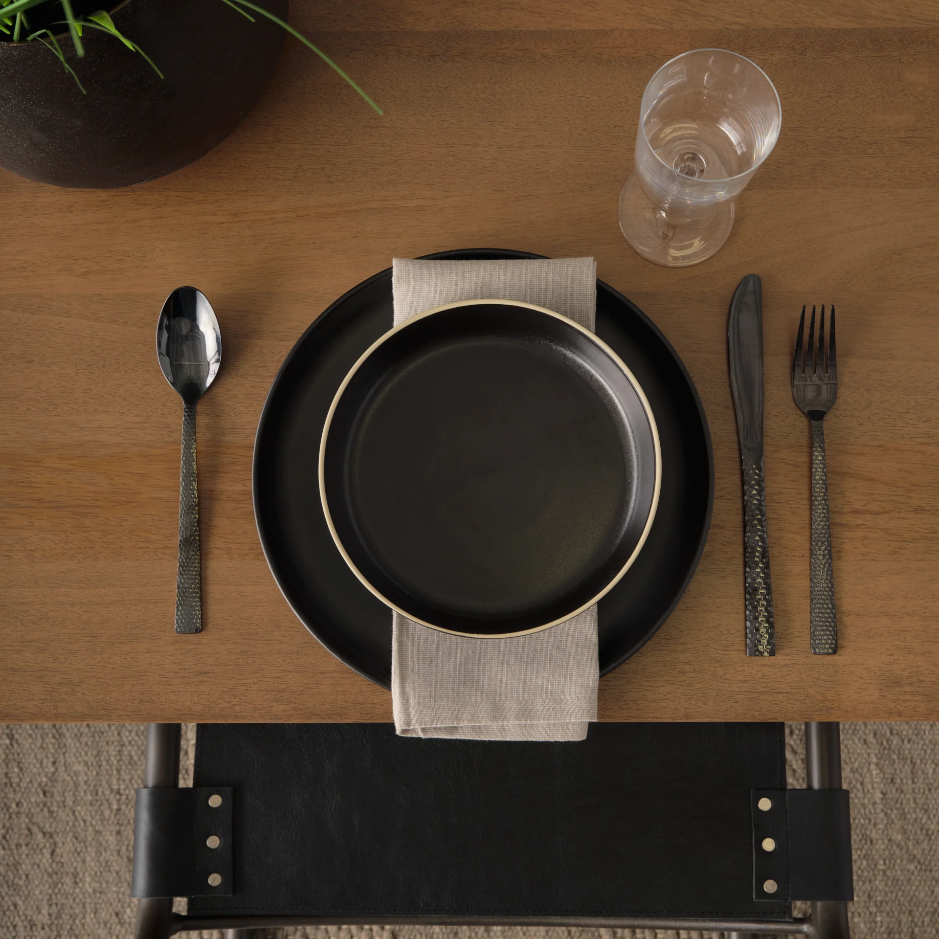 Jonan Dining Table - Image 6