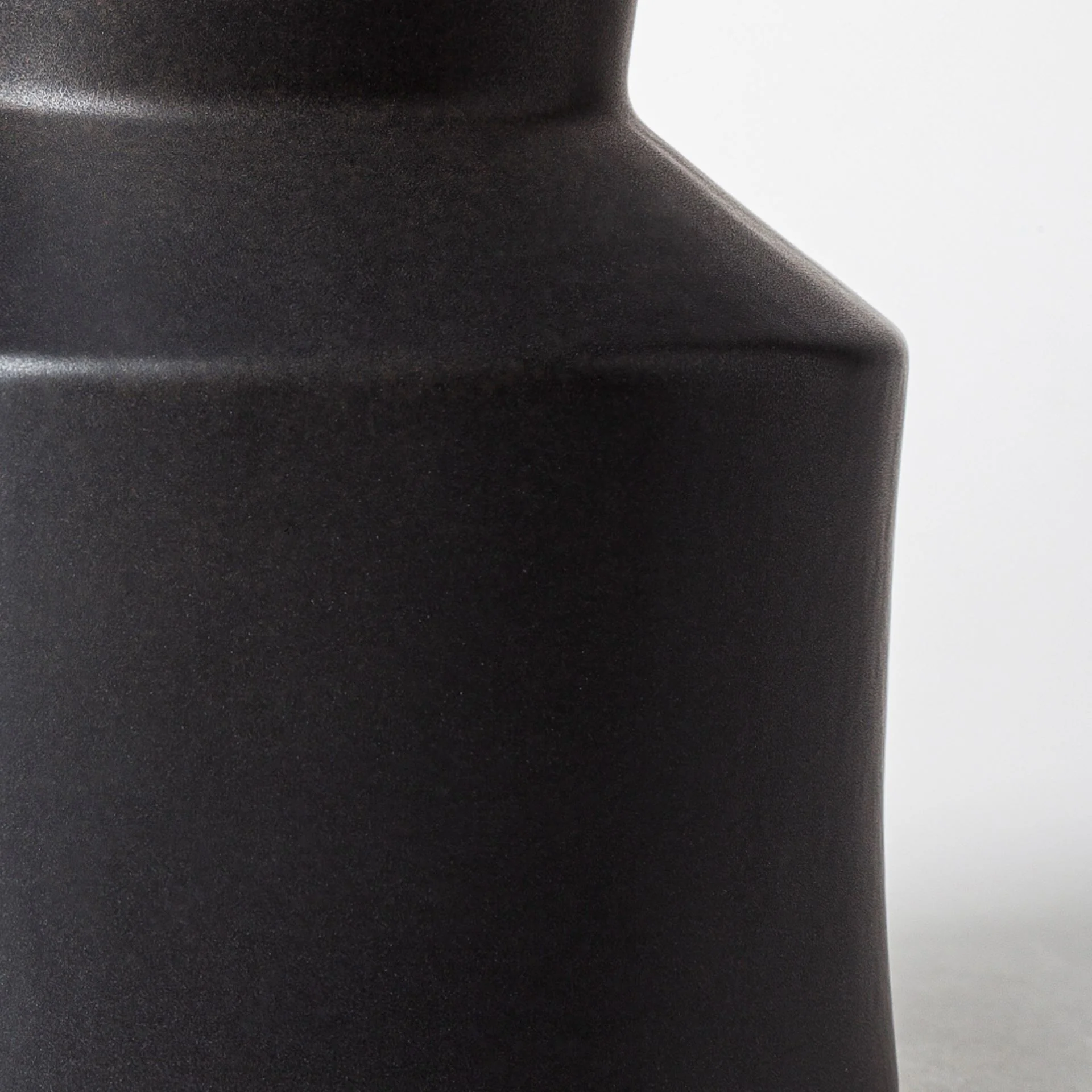 Laforge Black Vase - Image 11