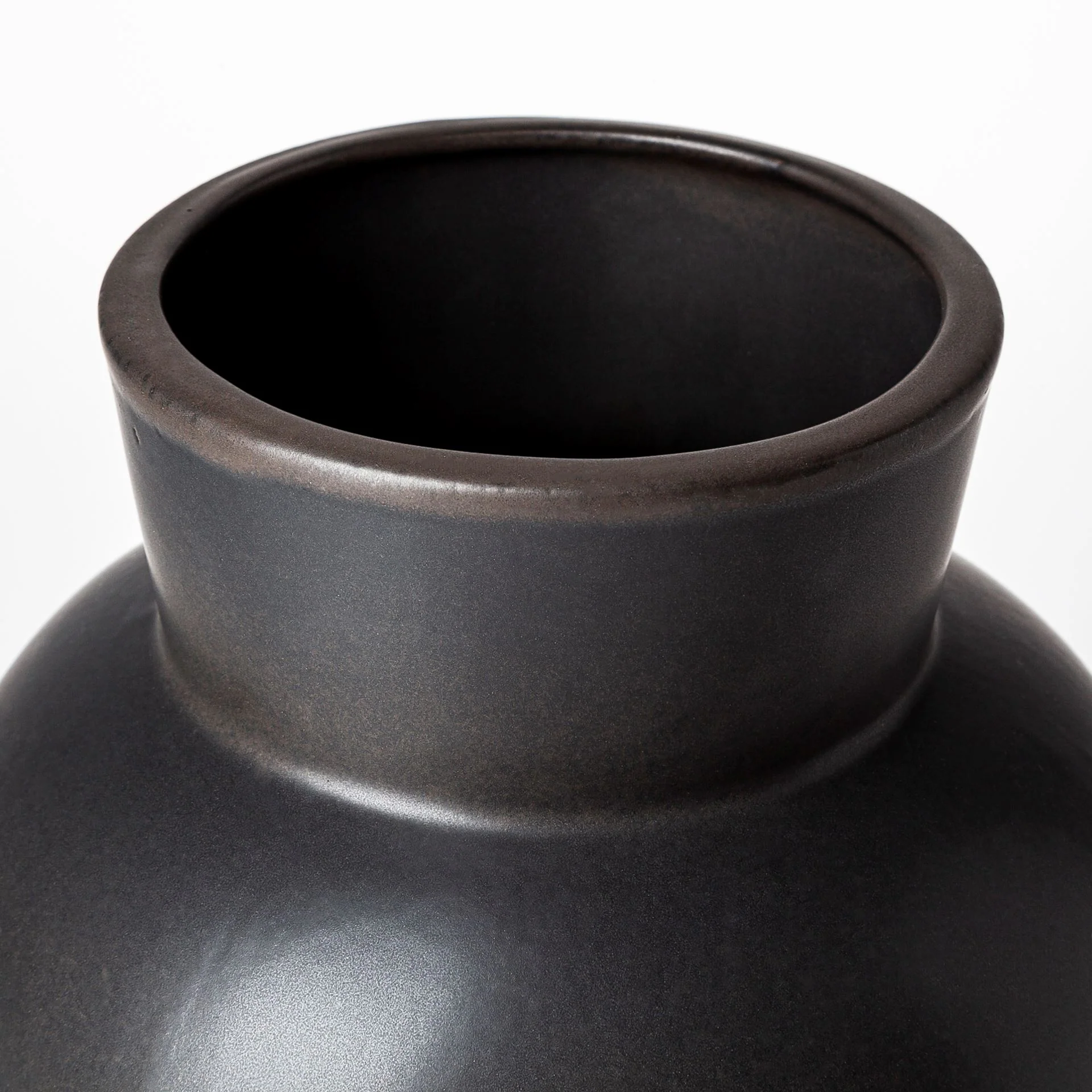 Laforge Black Vase - Image 17