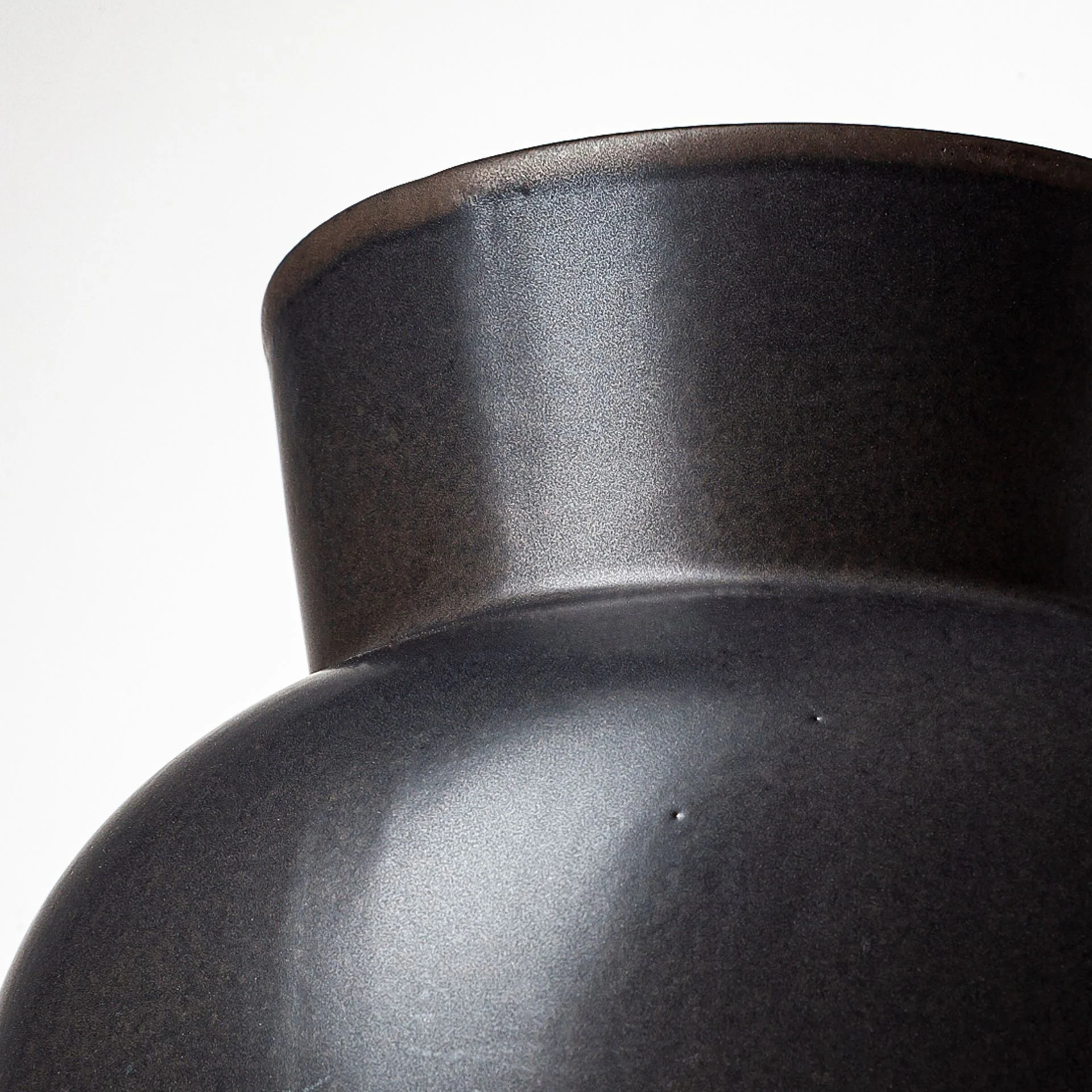 Laforge Black Vase - Image 19