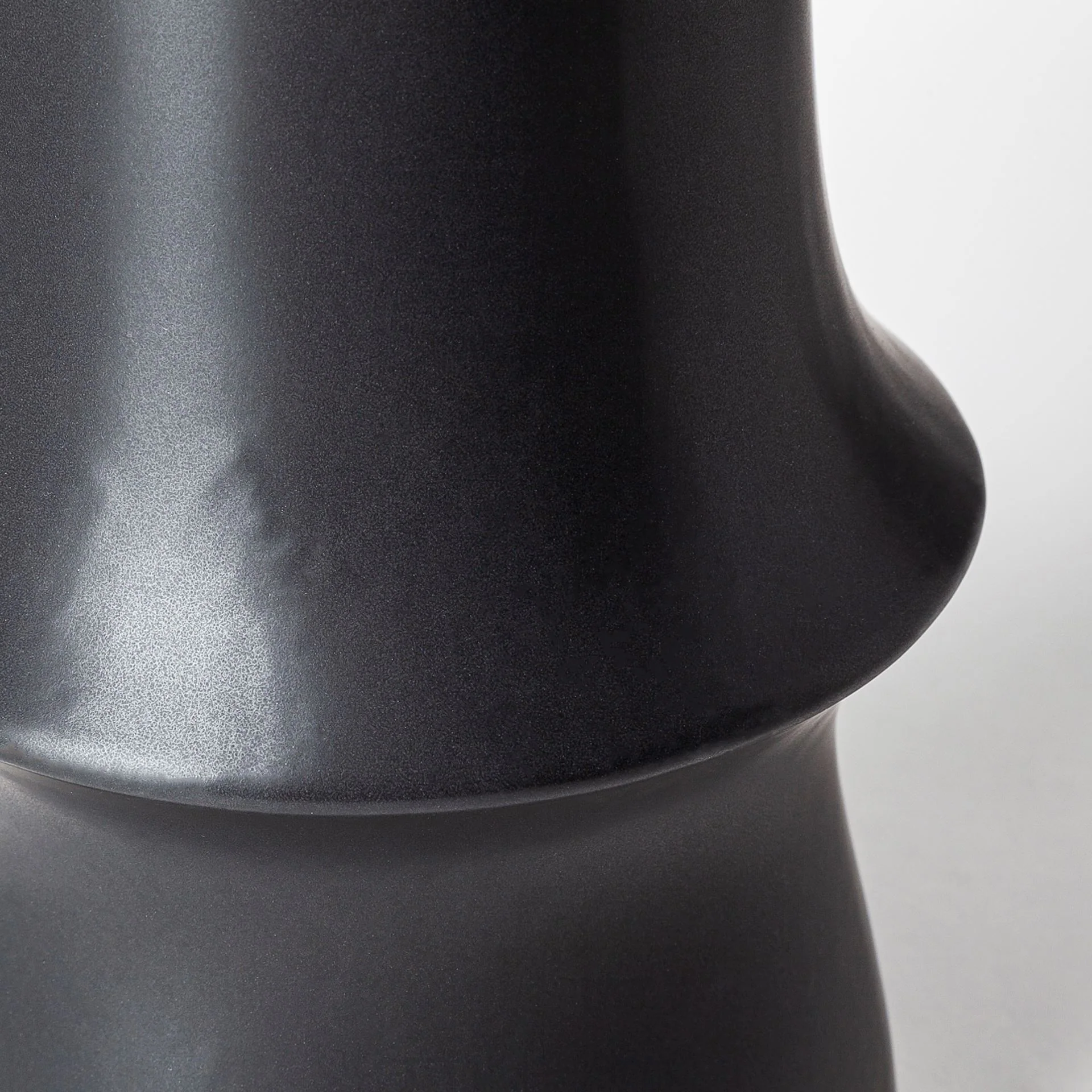 Laforge Black Vase - Image 26