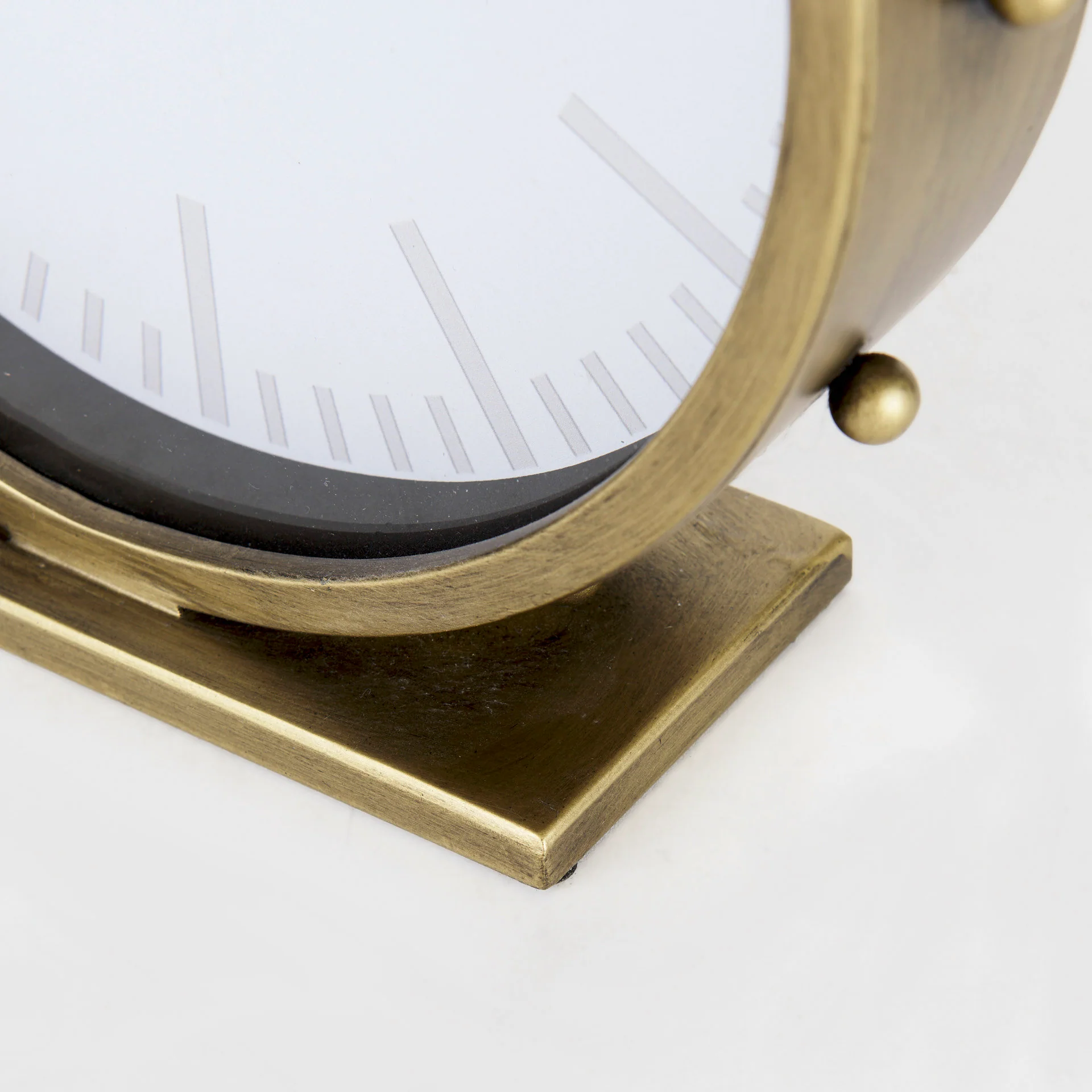 Marian Round Table Clock - Image 23