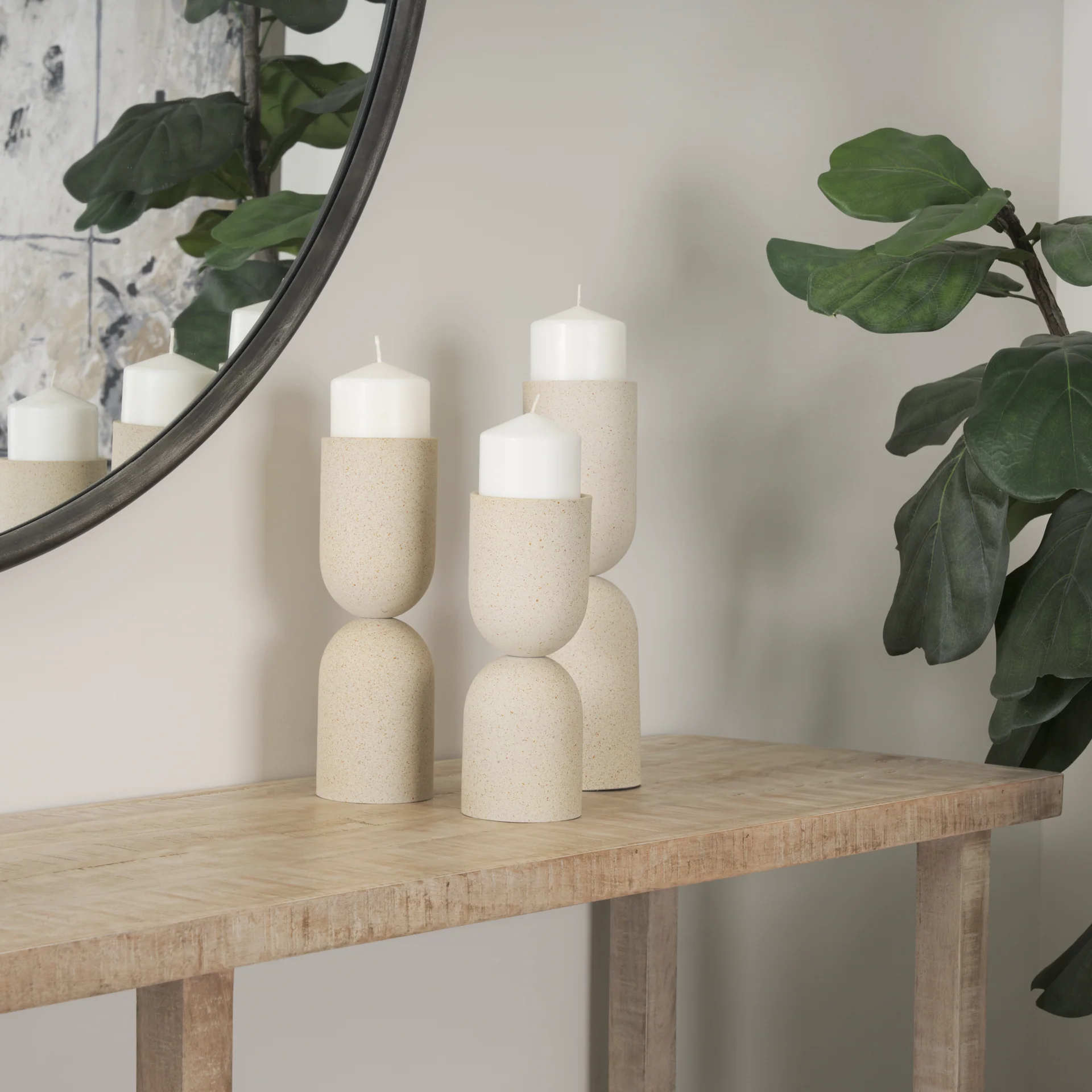 Qamra Gold Candle Holder - Image 3
