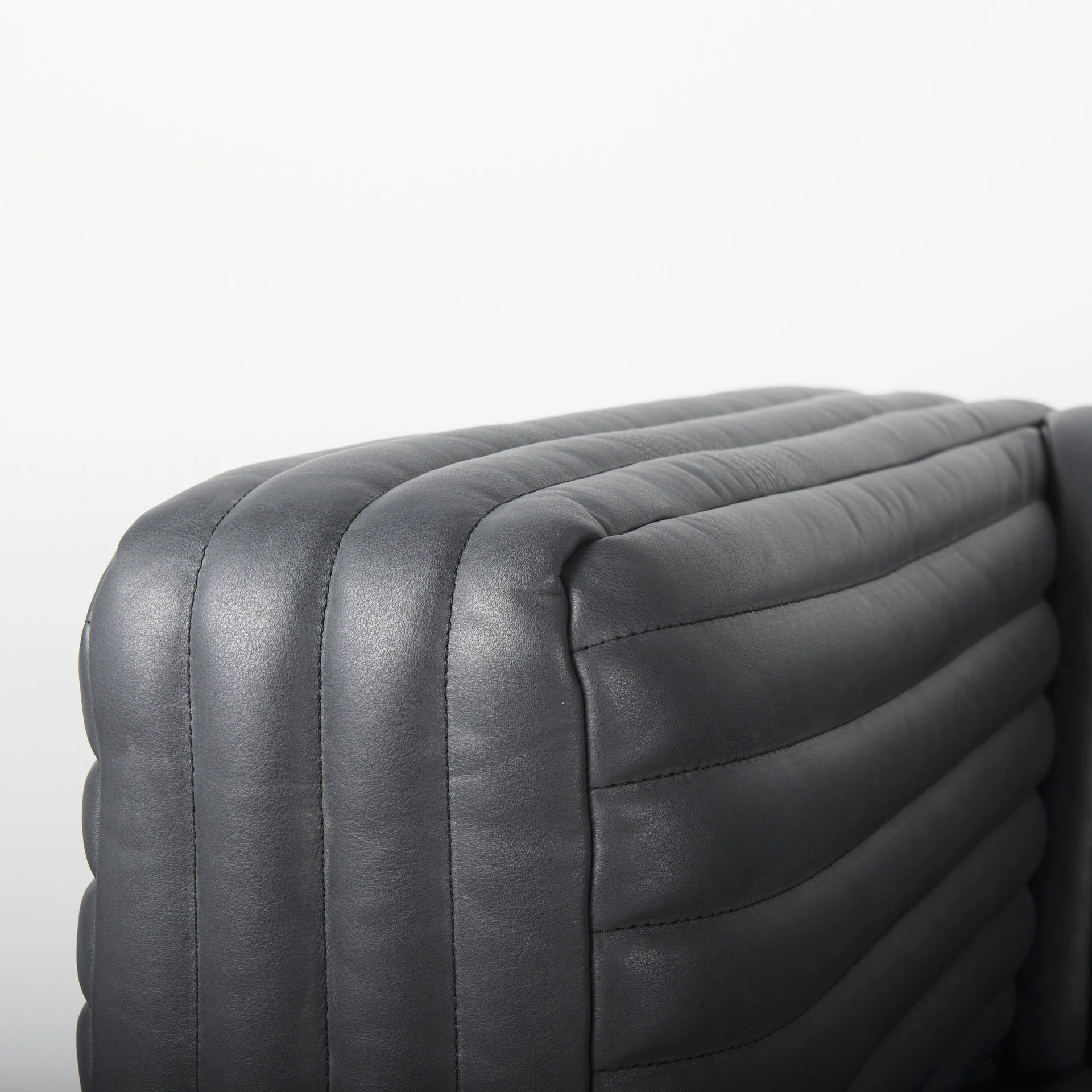 Ricciardo Leather Sofa - Image 17