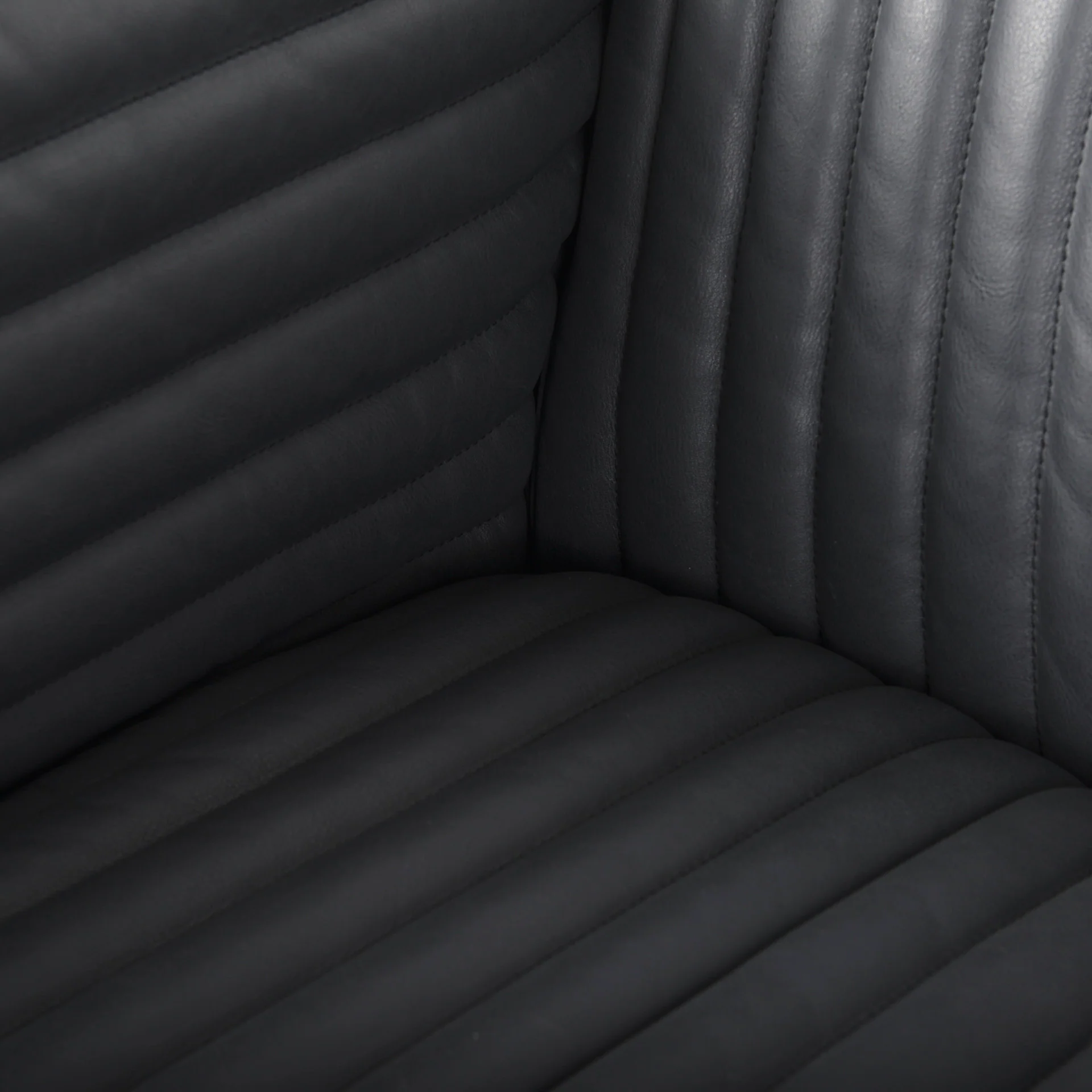 Ricciardo Leather Sofa - Image 19