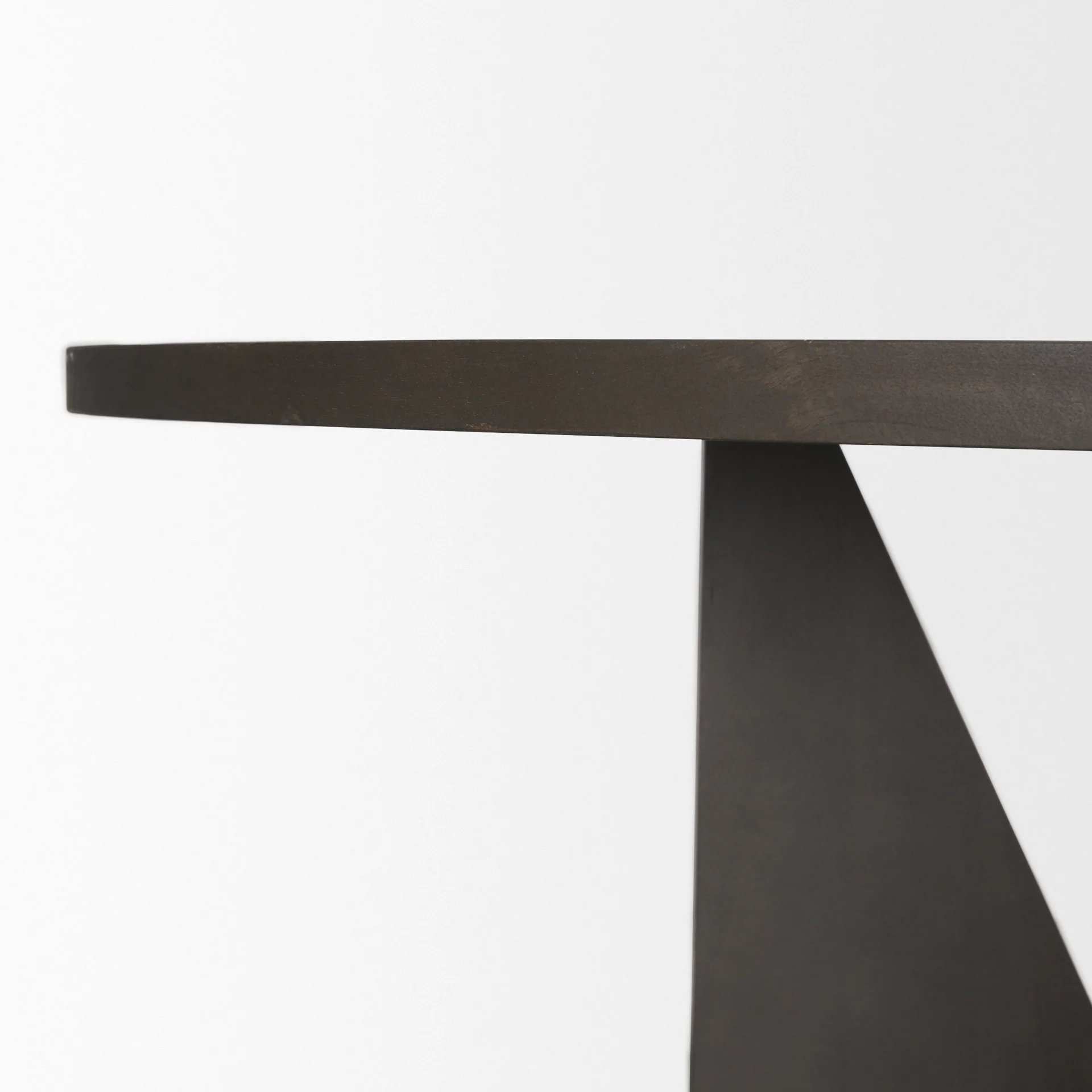 Tarro Round Dining Table - Image 8