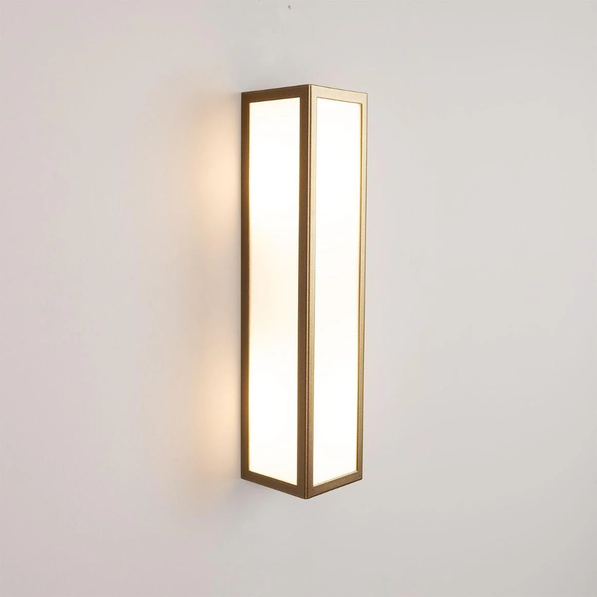 Bata IP65 Wall Light