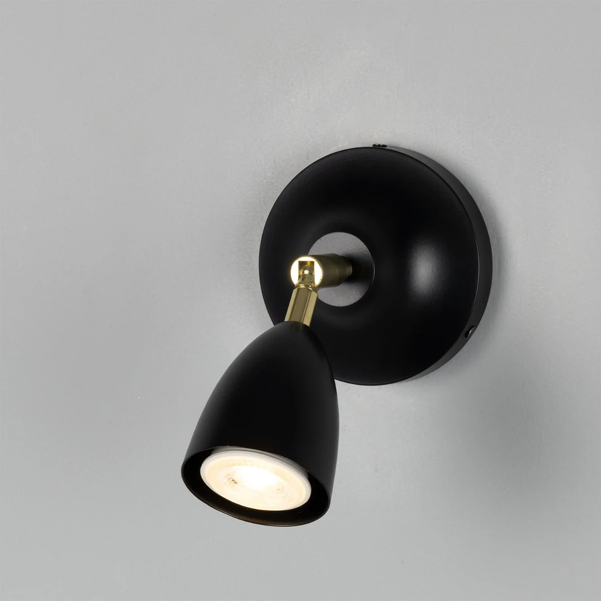 Lainio Wall Light - Image 4