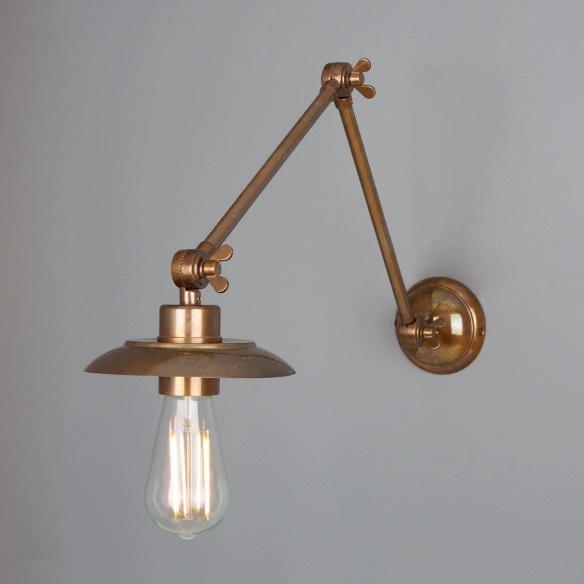 Reznor Adjustable Poster Light