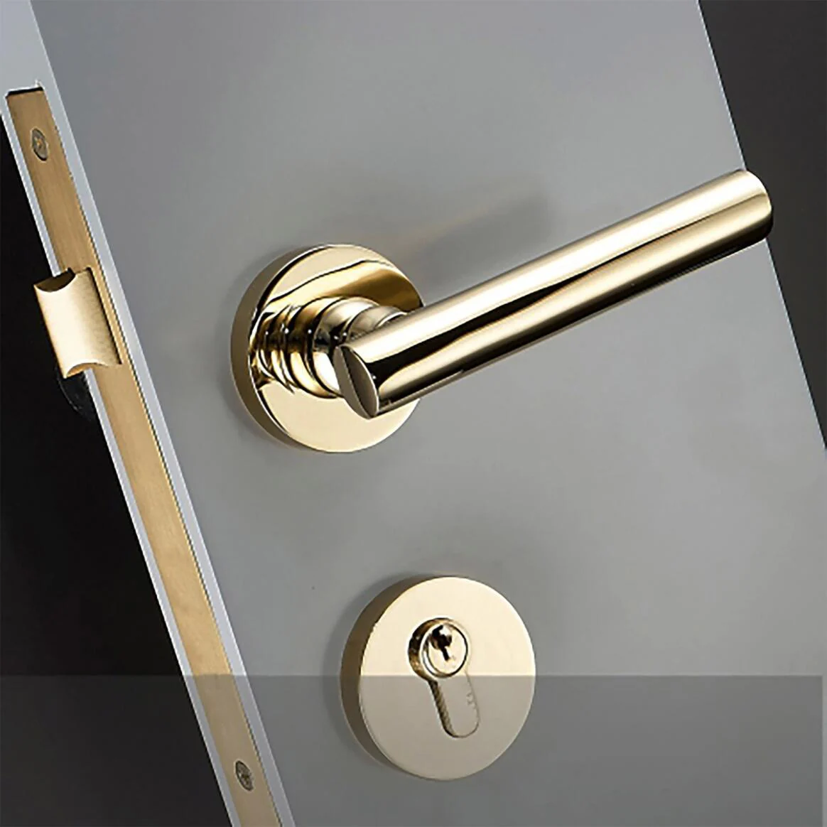 Winton Brass Door handle - Image 2